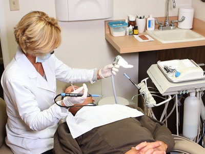 Video Testimonial: Dental Hygienist's Impressions of the Isolite System
